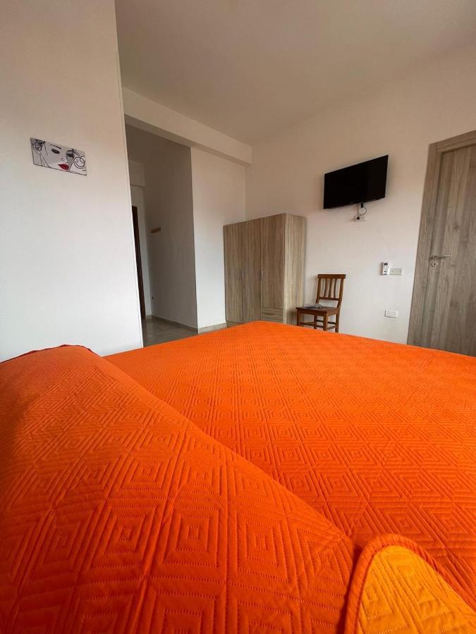 La Finestra Sul Mare B&B Crotone Exteriör bild