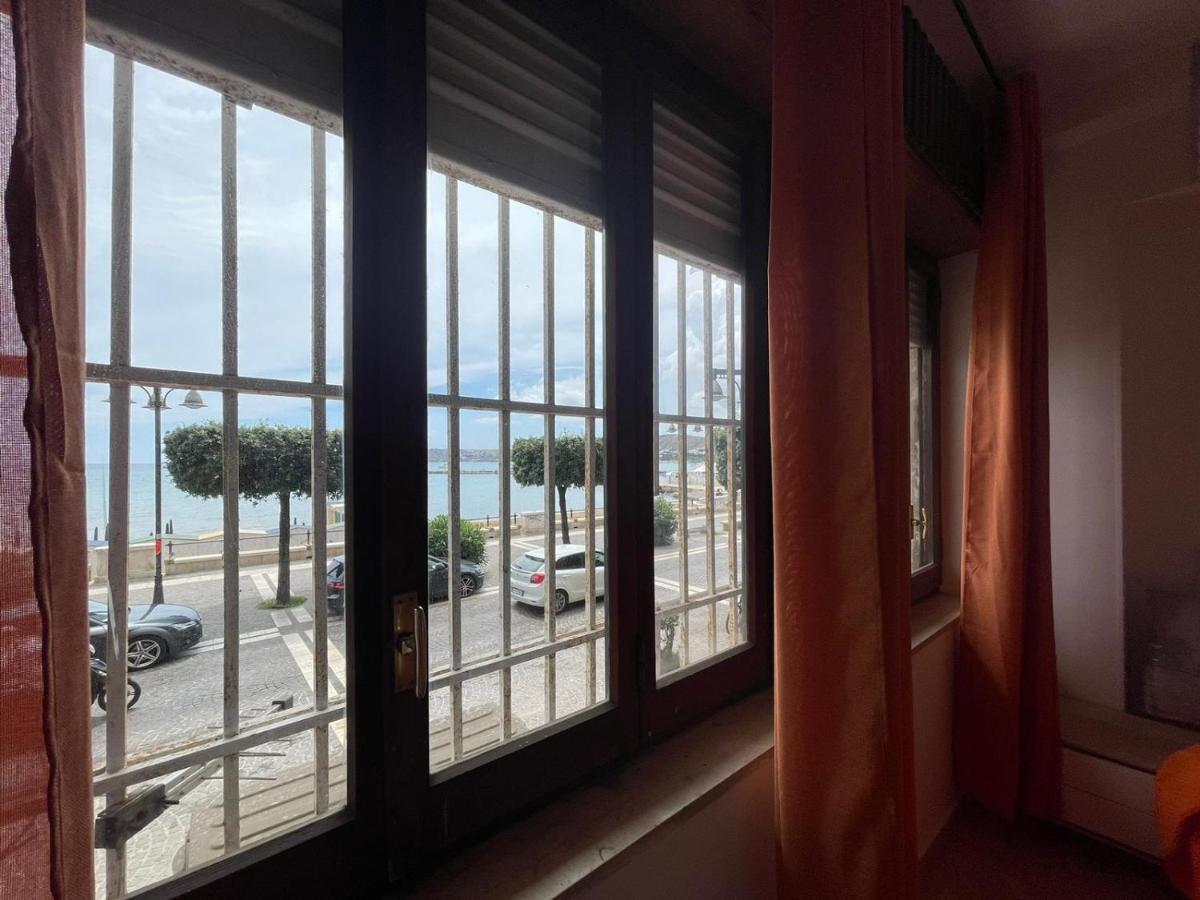 La Finestra Sul Mare B&B Crotone Exteriör bild