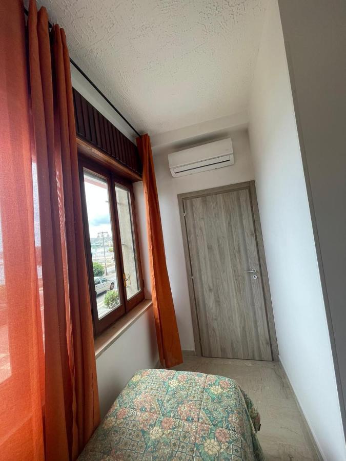 La Finestra Sul Mare B&B Crotone Exteriör bild