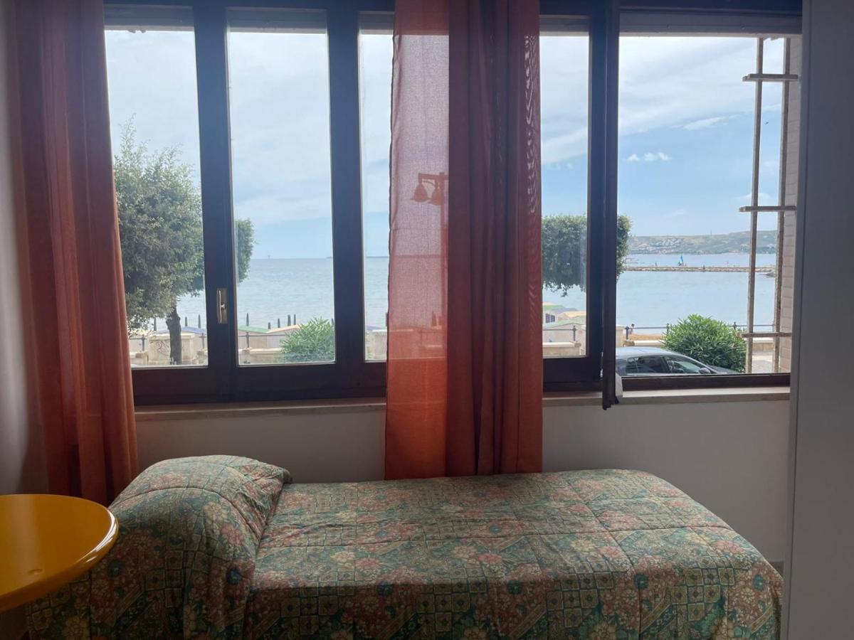 La Finestra Sul Mare B&B Crotone Exteriör bild