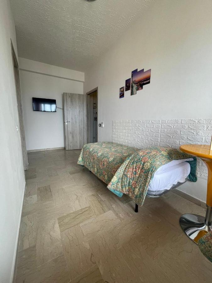 La Finestra Sul Mare B&B Crotone Exteriör bild