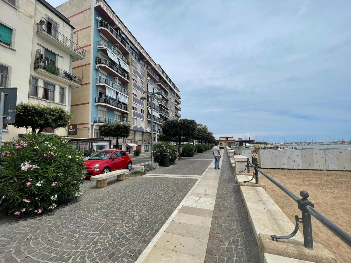La Finestra Sul Mare B&B Crotone Exteriör bild