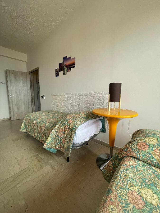 La Finestra Sul Mare B&B Crotone Exteriör bild