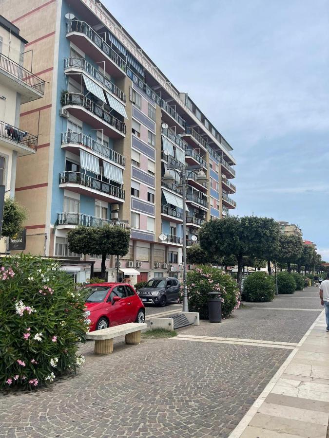 La Finestra Sul Mare B&B Crotone Exteriör bild