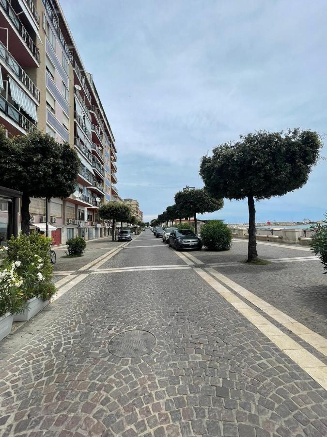 La Finestra Sul Mare B&B Crotone Exteriör bild