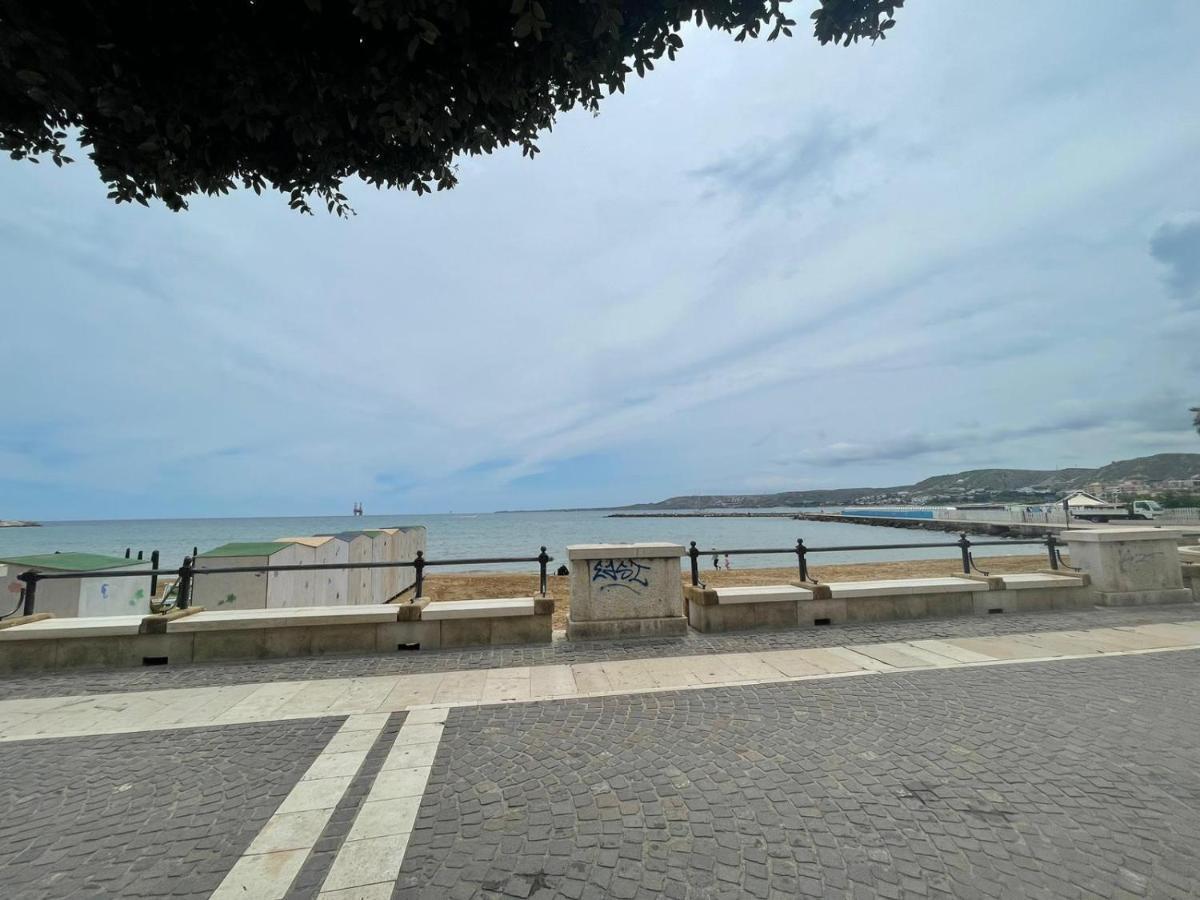 La Finestra Sul Mare B&B Crotone Exteriör bild